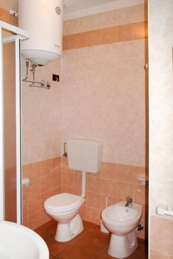 Holiday Home La Quercia-Le Farnie - Cao422 By Interhome La Fagiana